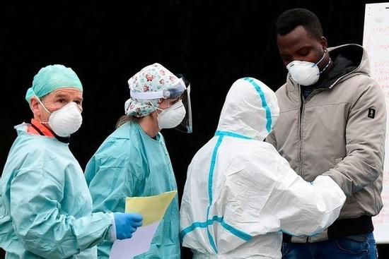 Khoảnh khắc cuối đời của một bệnh nhân nhiễm Covid-19