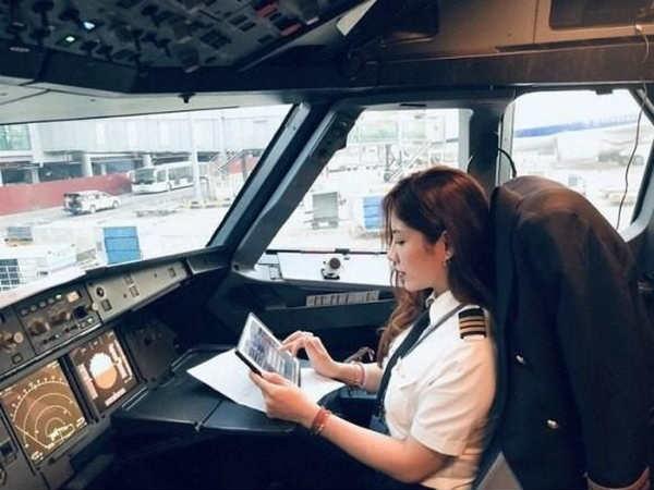 2 lần sinh con, bay nhiều vẫn xứng danh cơ phó đẹp nhất Việt Nam nhờ sở hữu nhiều bí quyết làm đẹp-1