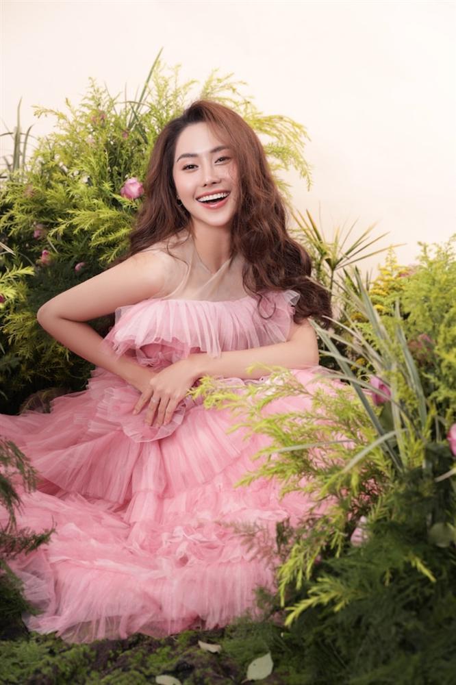 SAO MAKE OVER: Hương Giang bị nhận xét nam tính - Lưu Diệc Phi mất điểm vì răng xỉn màu-8