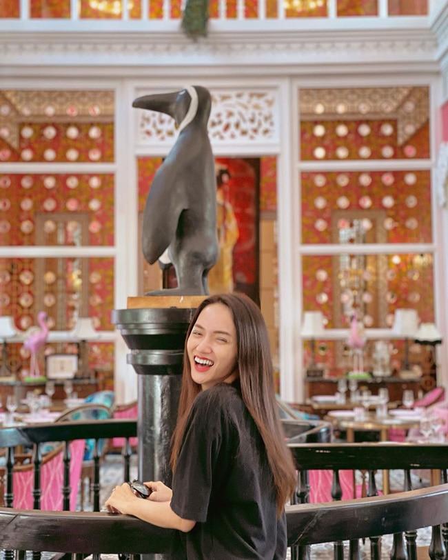 SAO MAKE OVER: Hương Giang bị nhận xét nam tính - Lưu Diệc Phi mất điểm vì răng xỉn màu-2