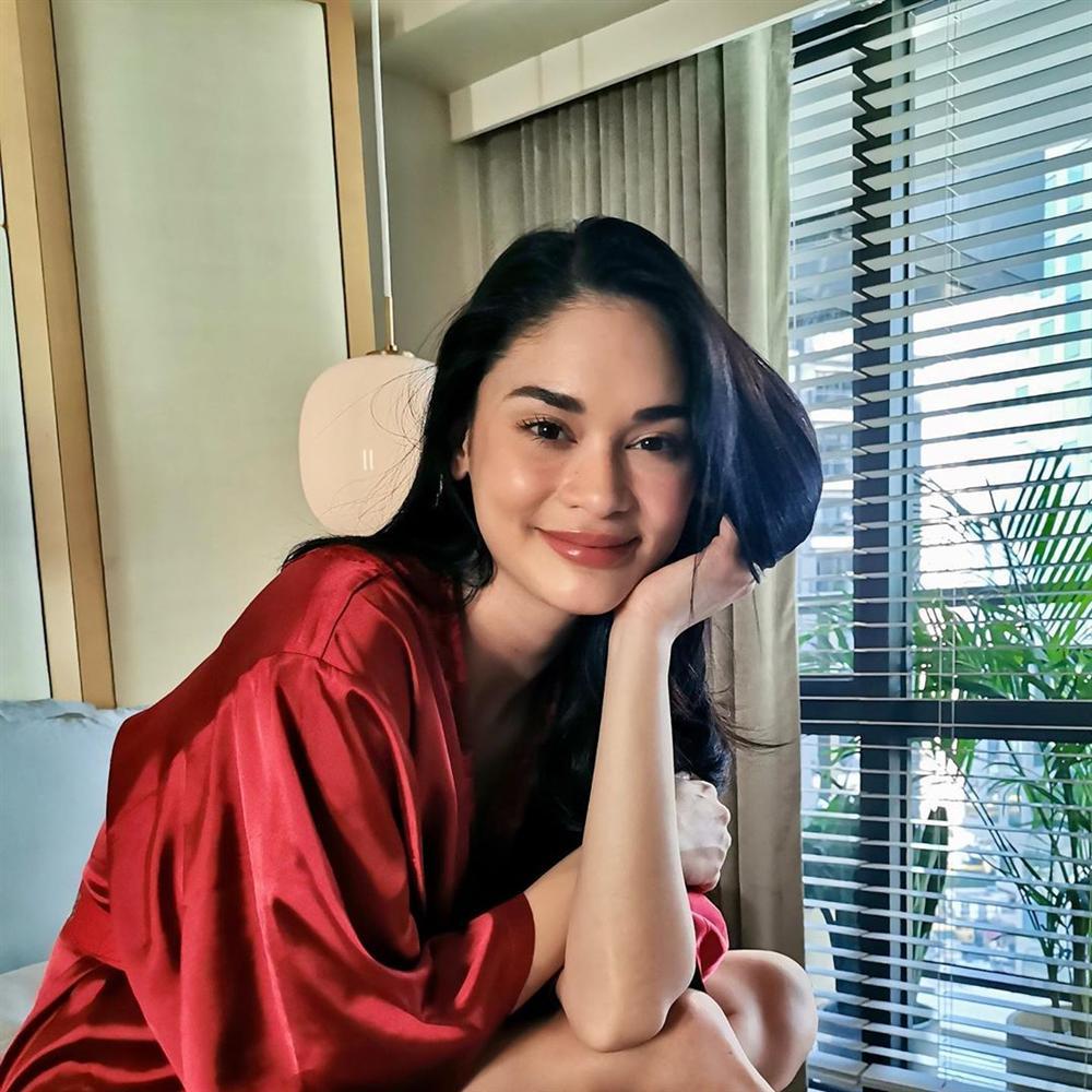 Bản tin Hoa hậu Hoàn vũ 15/3: HHen Niê tiến bộ với thời trang ăn uống lề đường sau bức ảnh khó nhận dạng-4