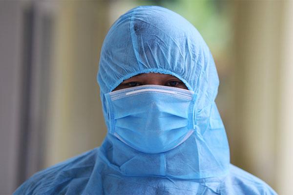 Sức khỏe bệnh nhân người Anh dương tính với virus corona có chiều hướng xấu, phải thở máy-2