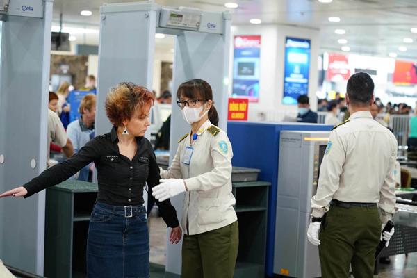 Việt Nam không bao giờ ‘thả nổi’ dịch Covid-19-1