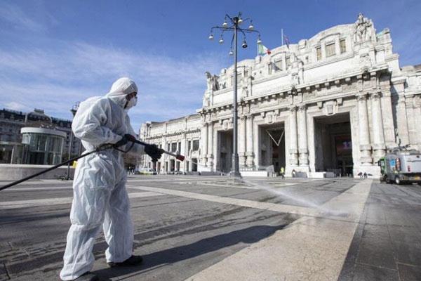 Italia ghi nhận kỷ lục 368 người chết vì Covid-19 trong ngày-1