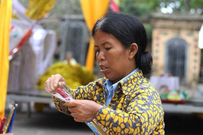 Gia đình 3 người lùn ở Hưng Yên: Ngày chỉ ăn một bữa, toàn uống nước lã và cháo loãng-1