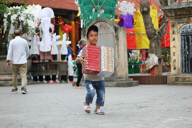 Gia đình 3 người lùn ở Hưng Yên: Ngày chỉ ăn một bữa, toàn uống nước lã và cháo loãng-4