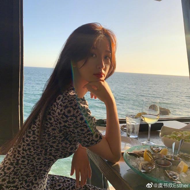 Ngu Thư Hân của Thanh xuân có bạn: Bị chê lố nhưng gia thế khủng không ngờ-4