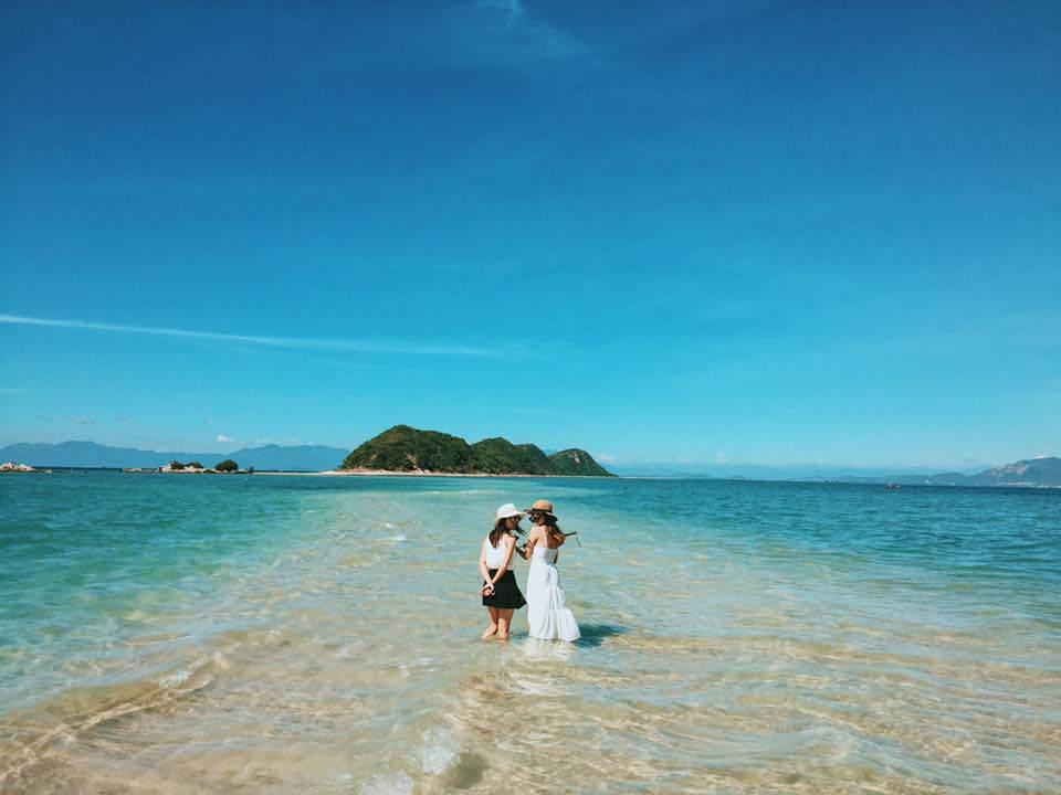 Hòn đảo ở Việt Nam sở hữu con đường xuyên biển, nam nữ trên đảo không dám yêu nhau-1