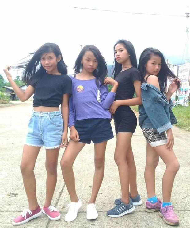 Được nhiều dân mạng Việt quan tâm, Ponytail Girl từng cover MV "Đoá hoa hồng" hay "Em nói anh rồi" của Chi Pu. Các clip của nhóm nhảy nhí Philippines đạt từ chục nghìn đến vài triệu lượt xem. Fanpage của nhóm hiện cũng hút 153.000 người theo dõi.