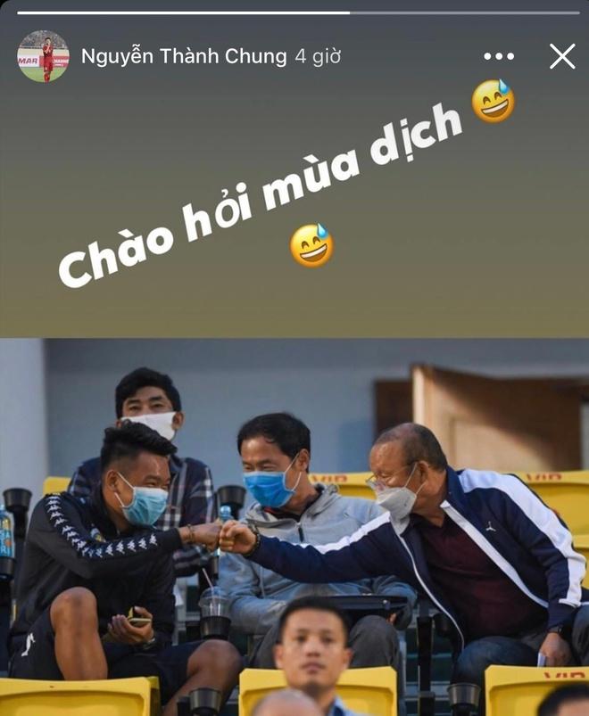 Văn Toàn quyên góp tiền, Xuân Trường kêu gọi người dân ở nhà mùa dịch-5