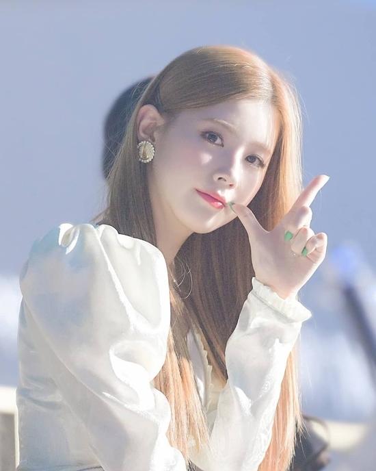 3 visual đẹp xuất sắc vẫn kém nổi hơn thành viên cùng nhóm-5