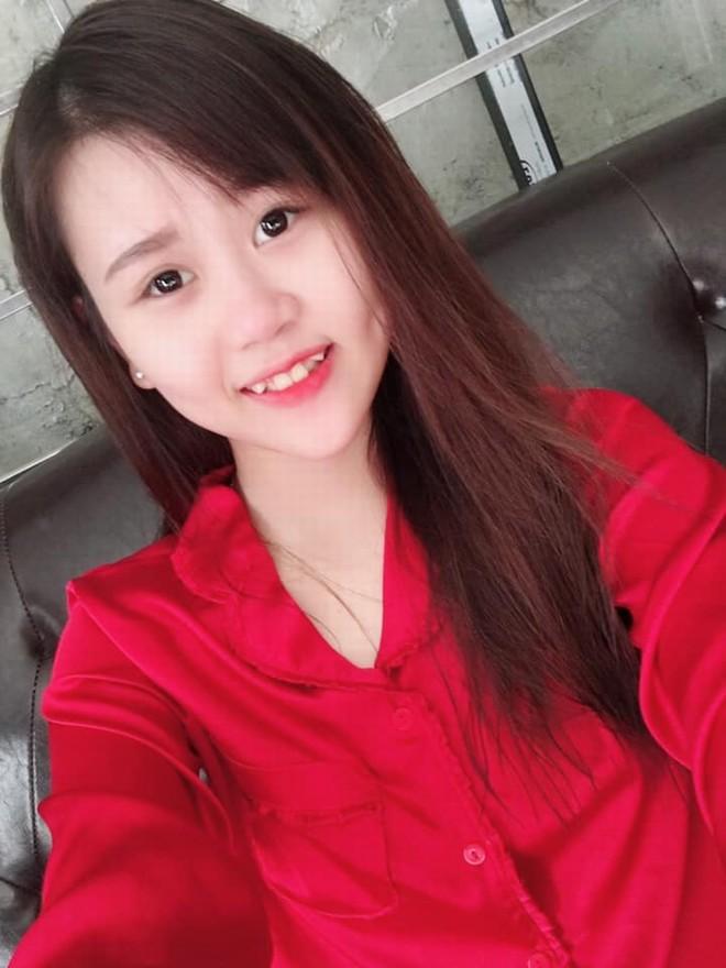 Chàng trai Thanh Hóa làm hội chị em phát cuồng khi chịu đau 24 tiếng xăm hình vợ kín lưng-2