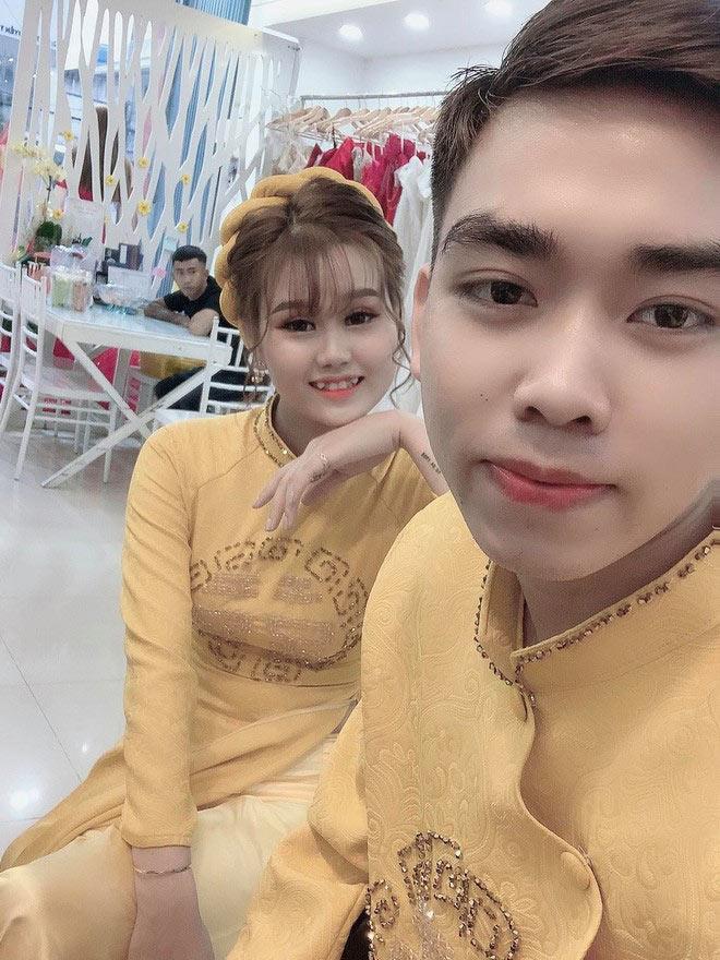 Chàng trai Thanh Hóa làm hội chị em phát cuồng khi chịu đau 24 tiếng xăm hình vợ kín lưng-4