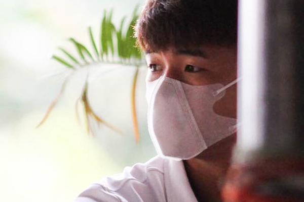 Phản ứng của Đức Chinh sau khi HLV trưởng Huỳnh Đức tiết lộ học trò mắc căn bệnh nguy hiểm-4