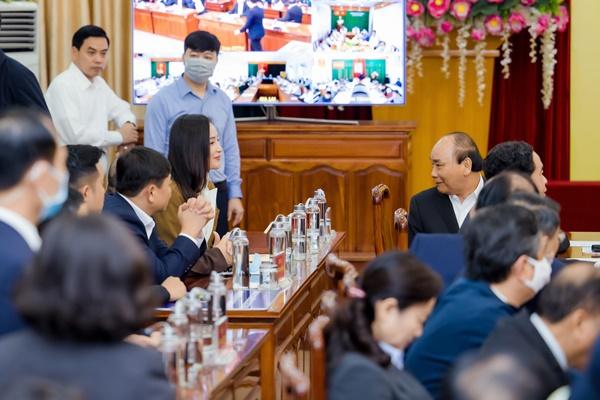 Mai Phương Thúy gặp gỡ Thủ tướng trao 20 tỷ đồng chống đại dịch Covid-19-2