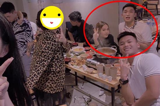 Chia tay Quang Hải, 'cô chủ tiệm nail' lộ mối quan hệ thân thiết với hai cầu thủ điển trai khác