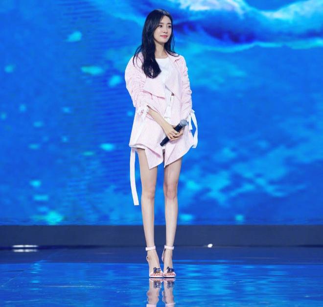 Đôi chân đắt giá của Dương Mịch-4