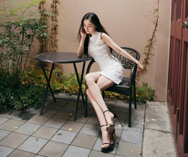 Đôi chân đắt giá của Dương Mịch-6