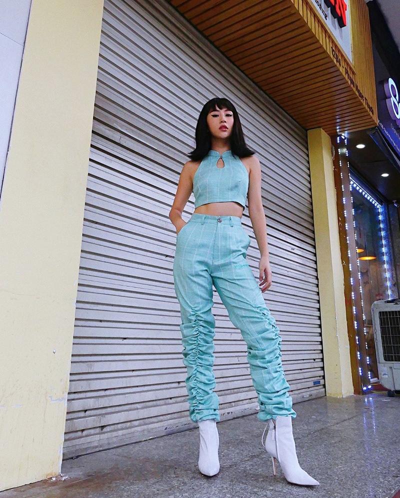 Linh Ka - Diệu Nhi đồng loạt lên đồ đen - trắng đơn giản nhưng vẫn chất lừ-8