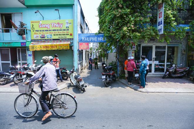 2 người phụ nữ trong con hẻm ở Sài Gòn bị nghi nhiễm Covid-19, cả con hẻm bị phong tỏa-5
