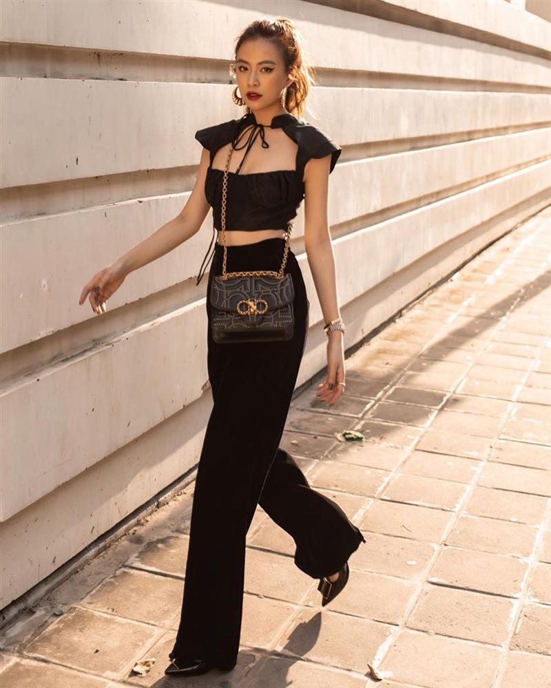 STREET STYLE: Lệ Quyên khoe eo bé bơi trong váy nhưng chiếc túi tiền tỷ mới chính là tâm điểm-4