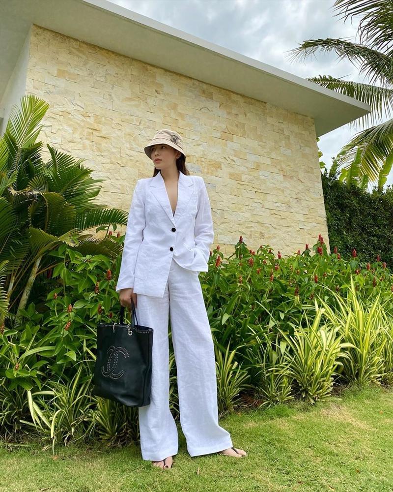 STREET STYLE: Lệ Quyên khoe eo bé bơi trong váy nhưng chiếc túi tiền tỷ mới chính là tâm điểm-6