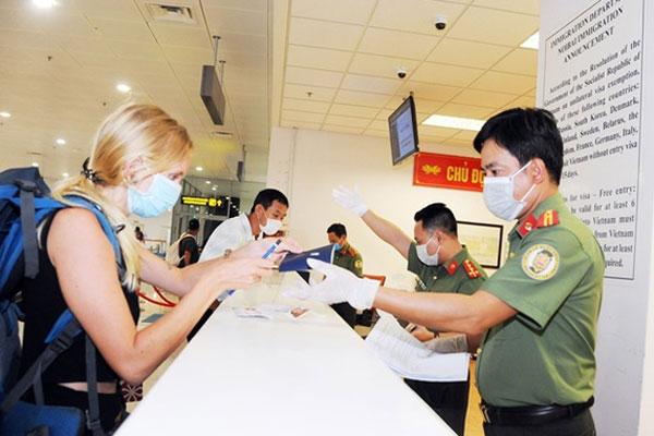 Việt Nam sẽ tạm dừng cấp visa với tất cả du khách trong 15-30 ngày-1