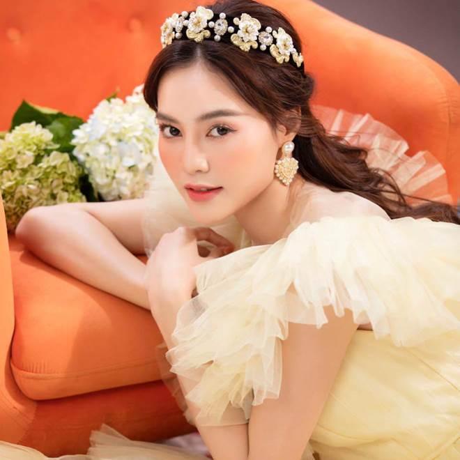 Vóc dáng gầy trơ xương, Ninh Dương Lan Ngọc may sao vẫn có làn da đẹp căng bóng-16