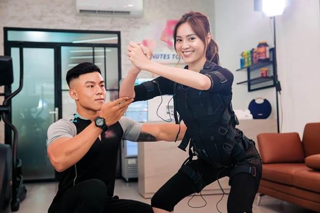 Vóc dáng gầy trơ xương, Ninh Dương Lan Ngọc may sao vẫn có làn da đẹp căng bóng-19