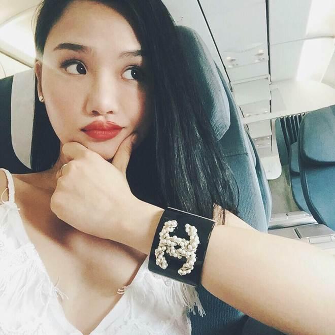 Nhìn thoáng qua như đồ chơi, nhưng ai ngờ chiếc vòng cổ của Miu Lê có giá không vừa-8