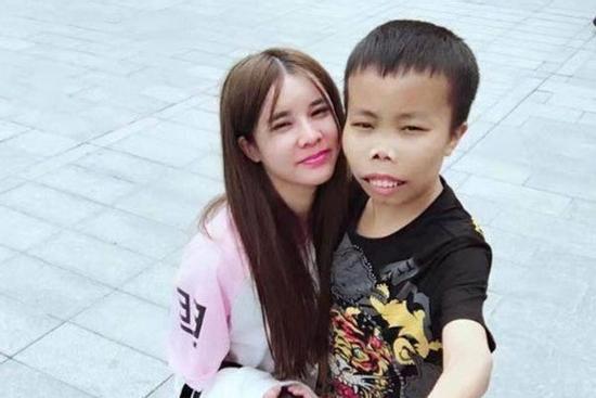 'Chàng trai vàng' ngày nào tắm trong tiền và gái xinh, giờ tay trắng, bị 'bồ đá' chỉ biết nhìn lên kêu trời và thốt lên đúng bốn chữ