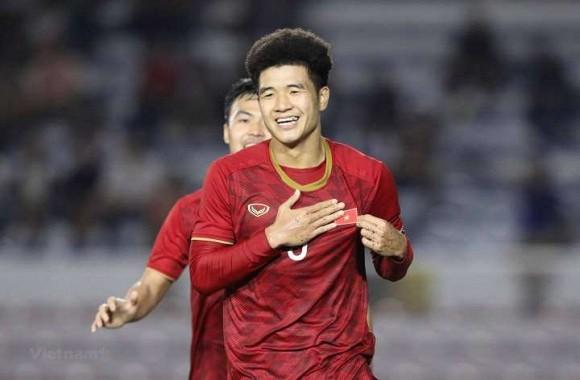 Phản ứng của Đức Chinh sau khi HLV trưởng Huỳnh Đức tiết lộ học trò mắc căn bệnh nguy hiểm-1