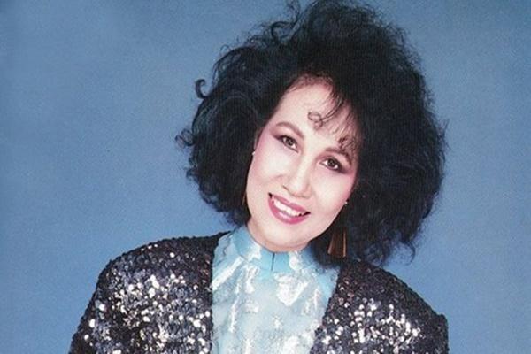 Danh ca Ý Lan đau xót vì đám tang mẹ Thái Thanh vắng lặng-4