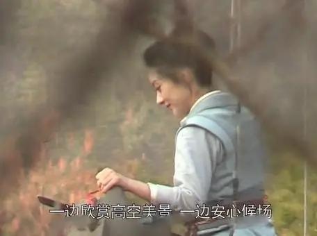 Vừa tái xuất sau dịch Covid-19, Triệu Lệ Dĩnh đã thực hiện cảnh treo mình trên cao-2