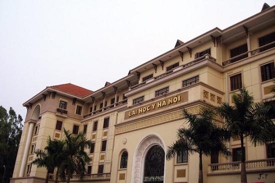 100 sinh viên năm cuối ĐH Y Hà Nội được cử ra sân bay Nội Bài tham gia ứng phó dịch Covid-19