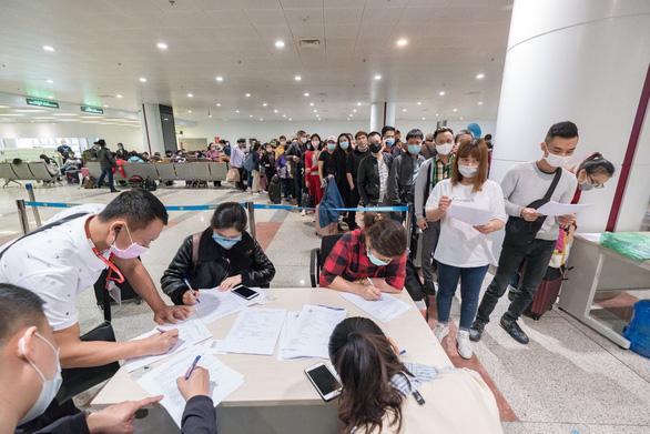 Chủ tịch Hà Nội: Đang có 6 đến 8 ca dương tính Covid-19 lần 1, người dân hạn chế ra đường đến hết 31/3-2