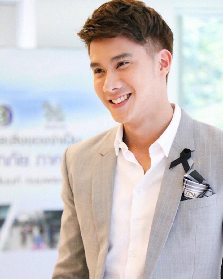 Tul Pakorn Thanasrivanitchai được chú ý sau tác phẩm đam mỹ 