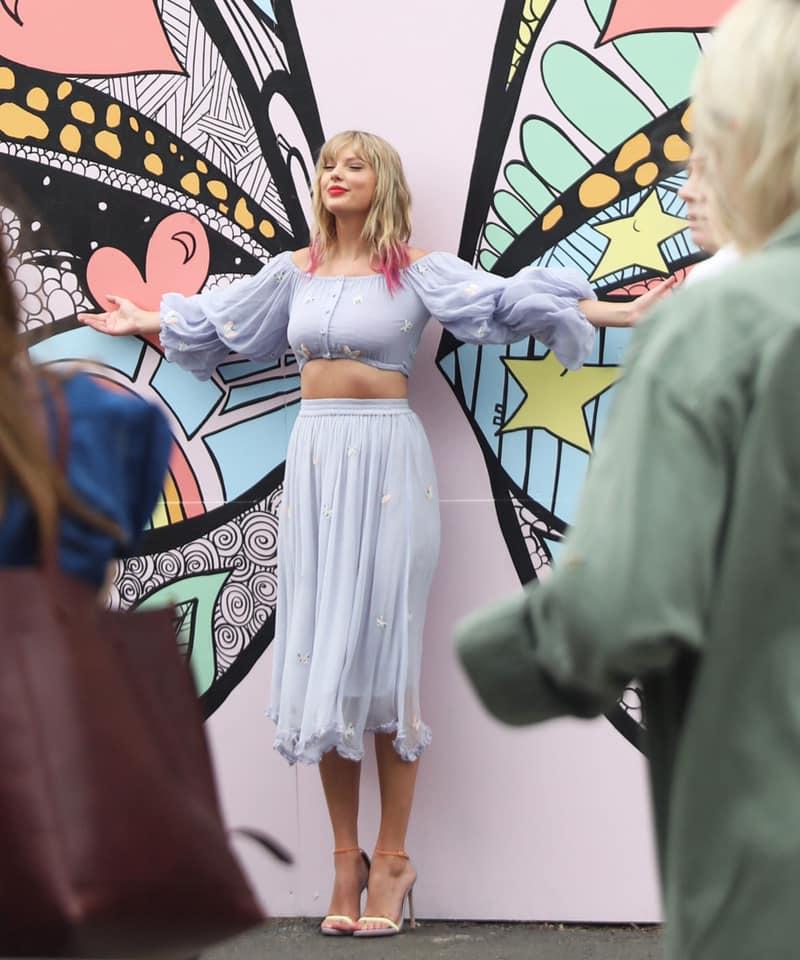 Taylor Swift bất ngờ lộ thân hình sồ sề như bị ngải heo nhập-1