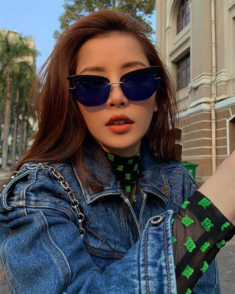 Cú đụng hàng hi hữu mùa dịch: Chi Pu kín kín hở hở còn gái đã có chồng Tóc Tiên thì gợi cảm vô bờ bến!-2