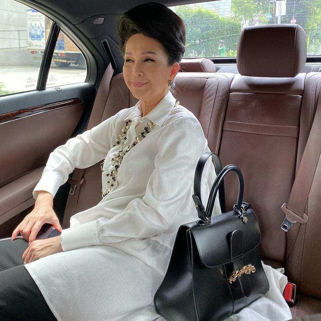 Con gái Diễm My 6X khoe ảnh mẹ ngày trẻ-4