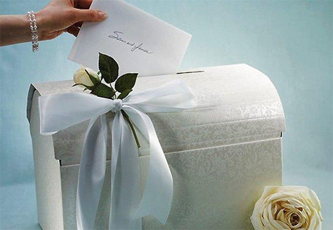 Ngay đêm tân hôn chồng đã đòi bóc phong bì chia tiền mừng cưới, vợ phản pháo làm chồng xấu hổ-2