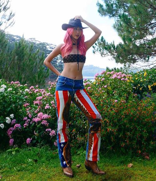 Mốt áo 5 cm hở trên hở dưới của các sao-1