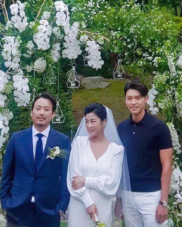 Đi đám cưới bạn thân, Hyun Bin đánh cắp sự chú ý vì nổi hơn cả cô dâu chú rể-3