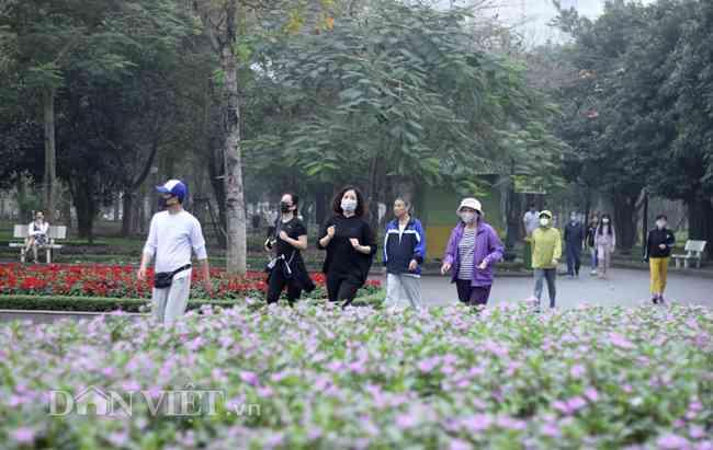 Chủ tịch Hà Nội khuyên dân nên ở nhà đến 31/3: Chuyên gia y tế nói gì?-2