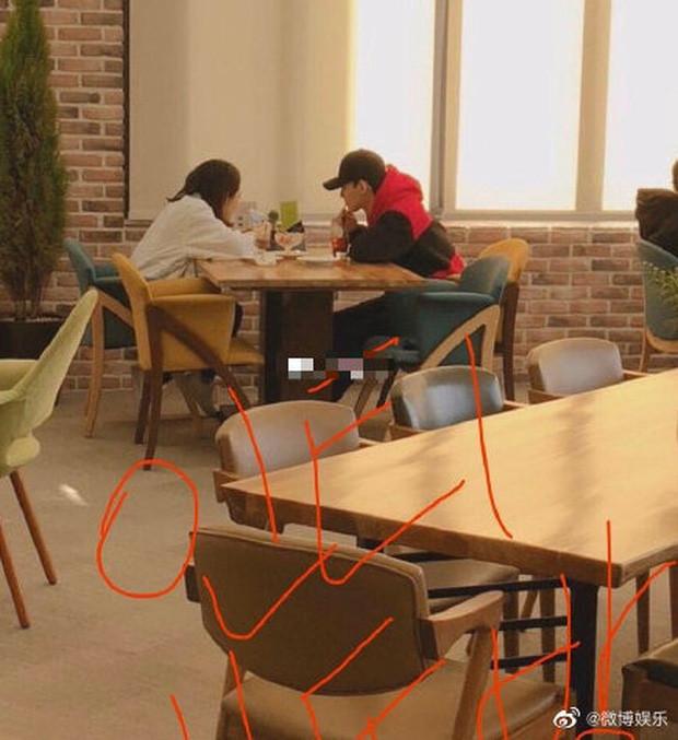 Rầm rộ tin đồn bà xã Chen (EXO) đã hạ sinh con đầu lòng, fan Trung nhất loạt đòi đuổi nam ca sĩ ra khỏi nhóm?-3