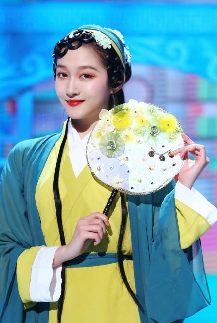 Em gái quốc dân Quan Hiểu Đồng bị chê khi hóa thân thành Trương Mạn Ngọc-3