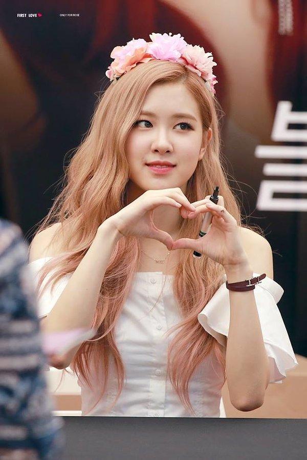 Fan Rosé chi mạnh ủng hộ miền Tây, Thủy Tiên tiết lộ bé Bánh Gạo thần tượng BTS và BLACKPINK-2