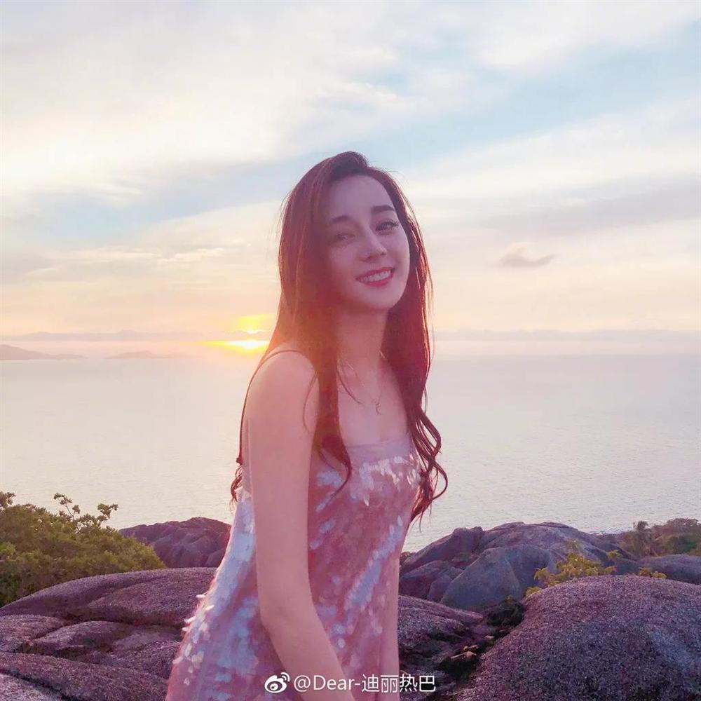 Ảnh chưa chỉnh sửa chứng minh Địch Lệ Nhiệt Ba sở hữu body đẹp miễn chê-5