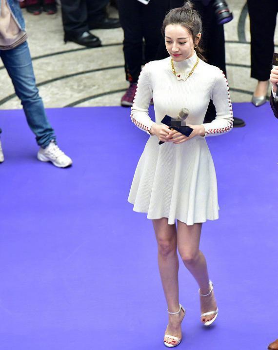 Ảnh chưa chỉnh sửa chứng minh Địch Lệ Nhiệt Ba sở hữu body đẹp miễn chê-3