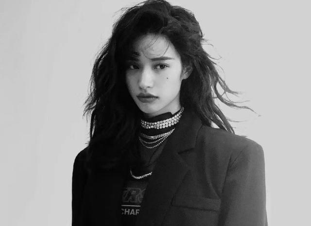 Thí sinh Thanh xuân có bạn bị chê bai ngoài đời kém sắc hơn hẳn trên mạng-9